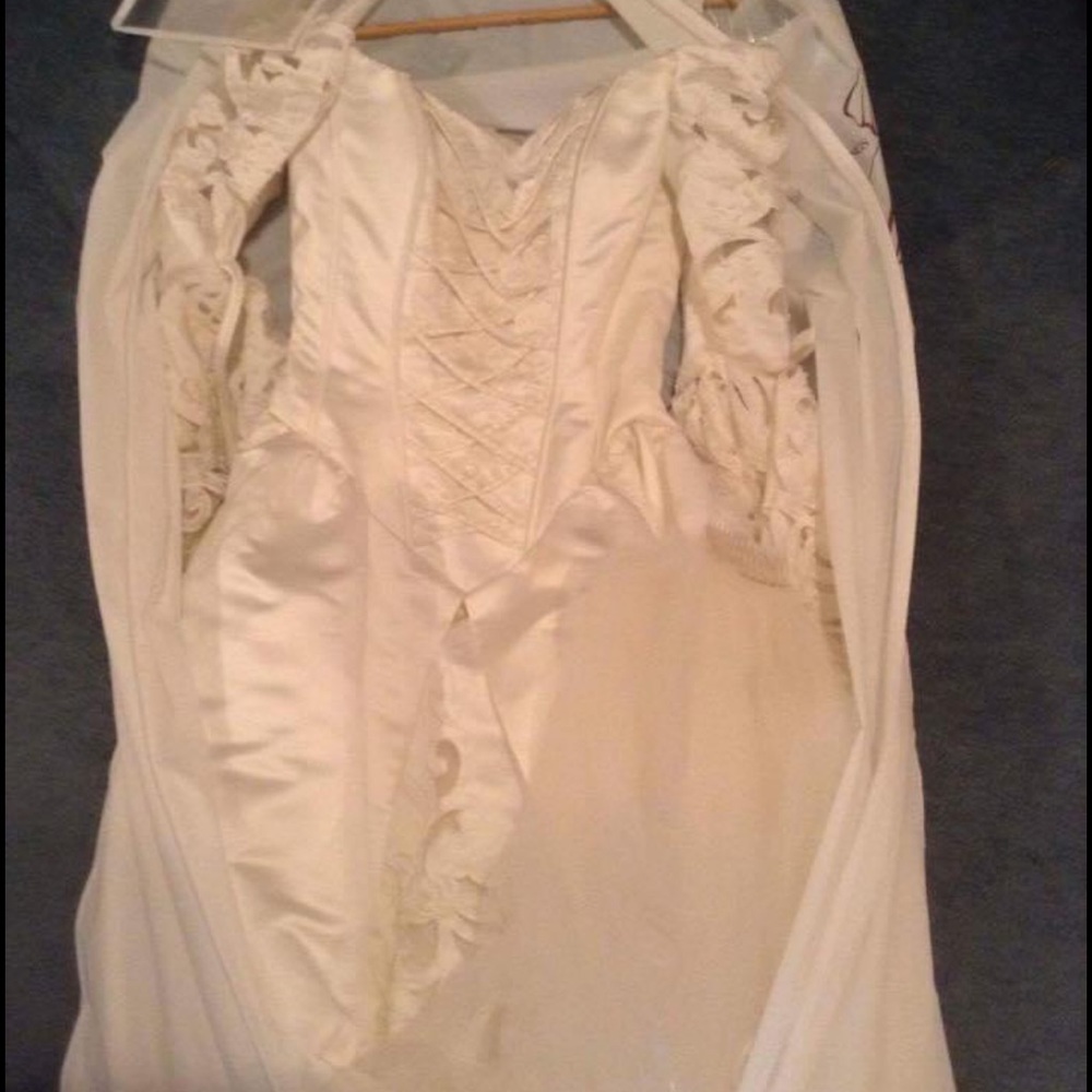 Wedding dress